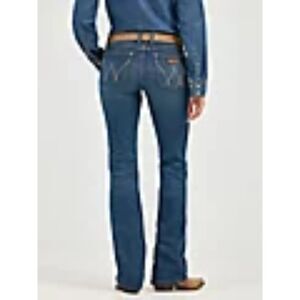 EUC Wrangler Boot Cut Jeans Size 3/32